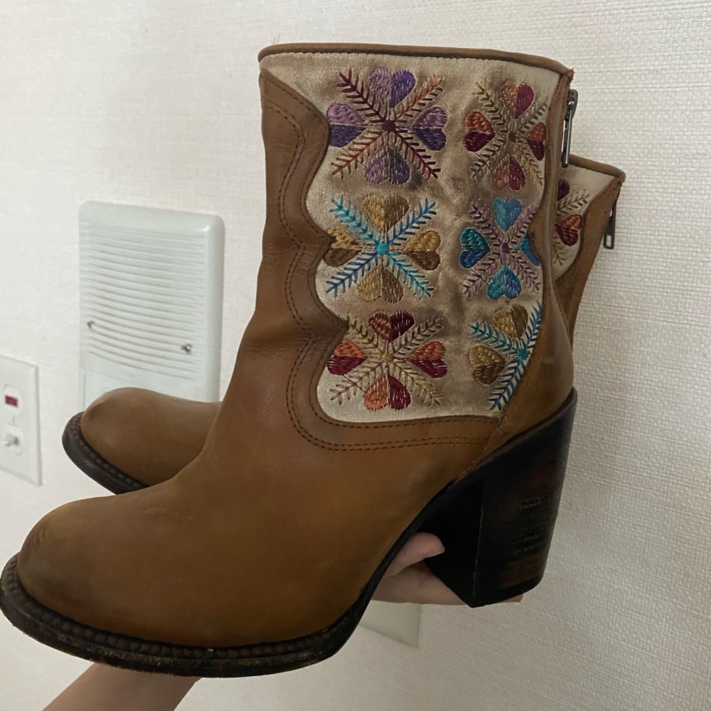 Free Bird booties